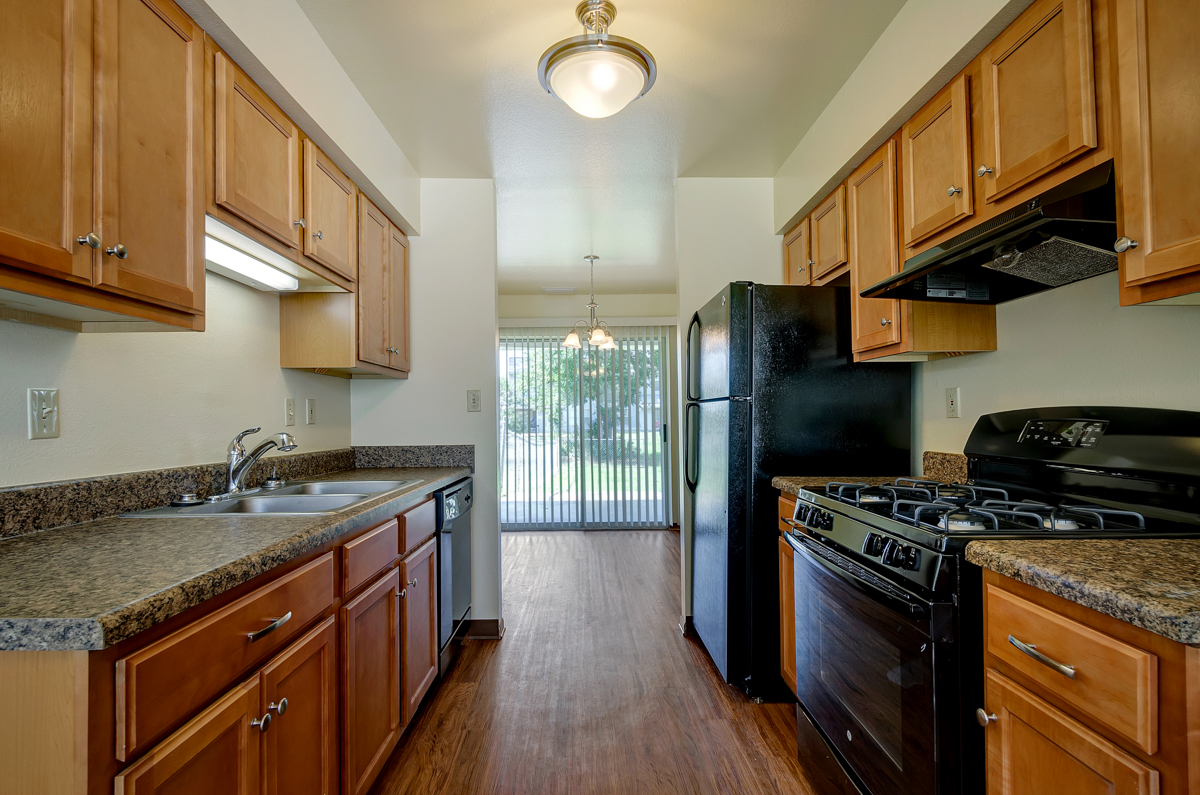 Commando Village The Multifamily Advisory Group at Cushman & Wakefield